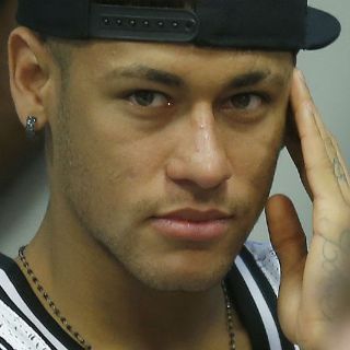 Santos de Brasil pide a FIFA suspender a Neymar