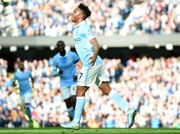 Raheem Sterling anota a favor del Manchester City a los minutos 7, 29 y 45+3. AP / M. Rickett
