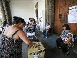 Las integrantes del PRI conmemoran que hace 62 años México le permitió votar a las mujeres. EL INFORMADOR / ARCHIVO