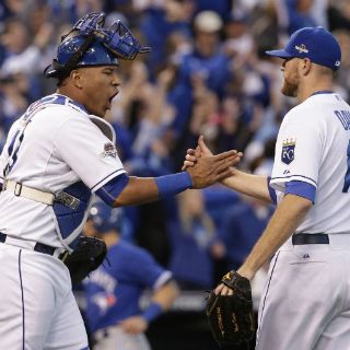 Reales amplían ventaja sobre Azulejos