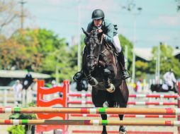José Alberto Martínez, montando a “Sultán”, realiza su recorrido durante la libre a 1.40 metros realizada ayer. EL INFORMADOR / F. Atilano