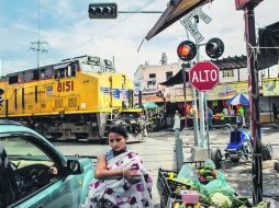 Los vecinos de la Colonia Las Juntas conviven a diario con los riesgos que implica el paso del tren. EL INFORMADOR / R. Tamayo