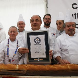 Guinness declara la baguette más larga del mundo