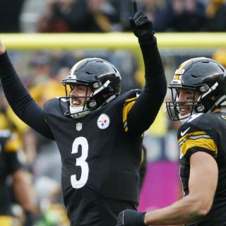 Jones lidera triunfo de Acereros