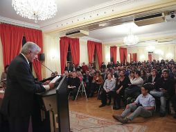 López Obrador regresó de su viaje por Europa para participar en una asamblea de Morena. SUN / ARCHIVO