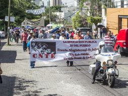 Durante las acciones violentas los manifestantes utilizaron piedras y palos. EL INFORMADOR / ARCHIVO