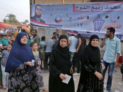 Mujeres acuden a ejercer su derecho al voto. EFE / K. Elfiqi