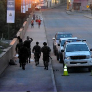 Hallan cadáver colgando en puente de Iztapalapa