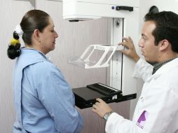 La detención temprana y la eficacia del tratamiento da la posibilidad a las pacientes de formar una familia en un futuro. EL INFORMADOR / ARCHIVO