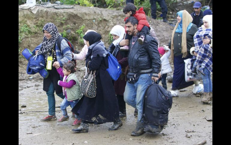 Señalan que refugiados y migrantes temen que las fronteras por las que tienen que cruzar, sean cerradas. NTX / ARCHIVO