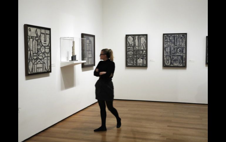 Entre las obras se destaca el fresco para el salón Sant Jordi 'Lo temporal no es más que un símbolo'. AP / R. Drew