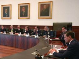 El Mandatario se reúne en la residencia de Los Pinos con los secretarios de Estado y directores de organismos descentralizados. TWITTER / @gobmx