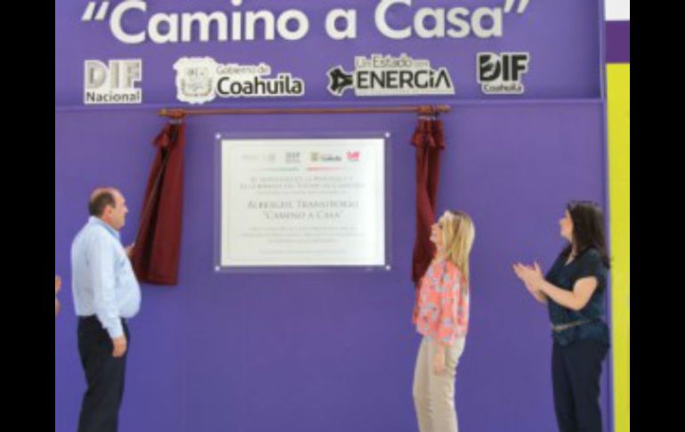 Durante el evento de inauguración, Angélica Rivera estuvo acompañada por el gobernador de Coahuila, Rúben Moreira. ESPECIAL / dif.gob.mx