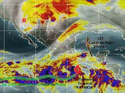 'Patricia' presenta vientos sostenidos de 95 kmh y rachas de 110 kmh con desplazamiento al oeste a 26 kilómetros por hora. ESPECIAL / smn.cna.gob.mx