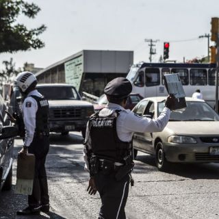 Con apenas 64 multas, Semov inicia operativo contra autos sin verificación