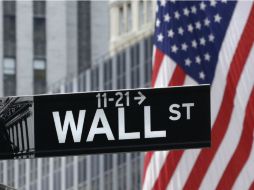Wall Street muestra un avance de 153.79 puntos al inicio de la jornada. AP / M. Lennihan