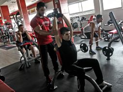 La presión de ya no lograr ser más fuerte o más rápido hace que abandonen la actividad física. EL INFORMADOR / ARCHIVO