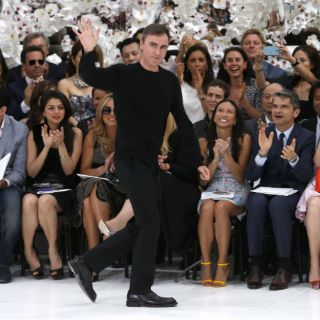 Raf Simons renuncia a Dior
