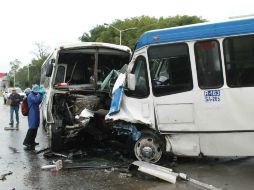 El más reciente, fue el choque de un midibús del transporte público de la ruta 183 contra un camión de transporte de personal. EL INFORMADOR / Especial