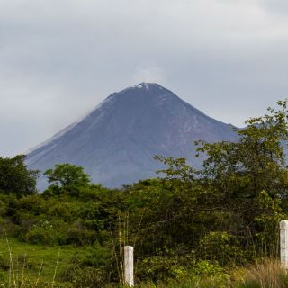 Vigilan volcán El Colima por riesgo de aludes