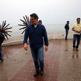 Protección Civil Jalisco reporta derrumbes en carretera 200