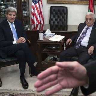 Kerry se reúne con presidente palestino Abbas en Jordania