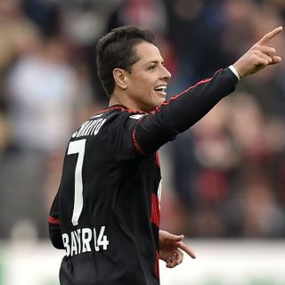 'Chicharito' cumple en remontada del Leverkusen