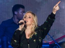 La primera en actuar ha sido la artista británica, que está a punto de publicar su tercer álbum 'Delirium'. TWITTER / @elliegoulding