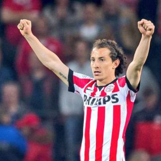 Con asistencia de Guardado, el PSV vence al Twente