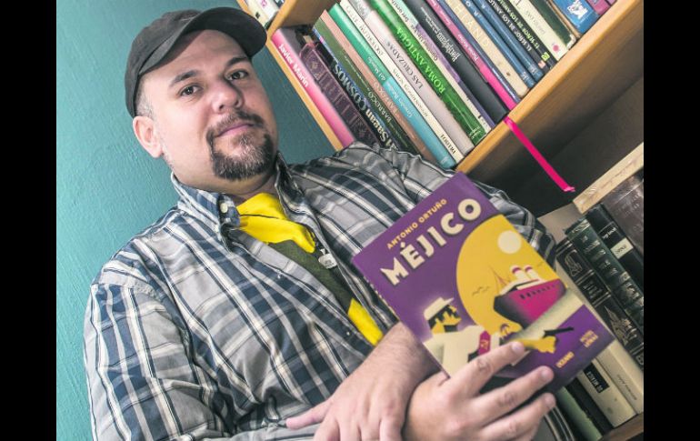 Con 'Méjico', Antonio Ortuño, mira de reojo a la historia de su familia materna y adereza la novela con otros elementos. EL INFORMADOR / R. Tamayo