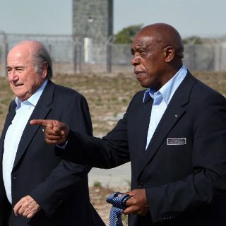 Blatter niega haber pedido dinero a Beckenbauer para el Mundial