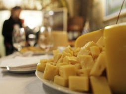 Entre los alimentos ricos en cobre que se pueden incorporar a la dieta se encuentran los derivados de la leche como el queso. EFE / ARCHIVO