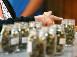 La Iglesia recuerda que la droga es droga aunque quiera venderse como suave y medicinal bálsamo. AP / ARCHIVO