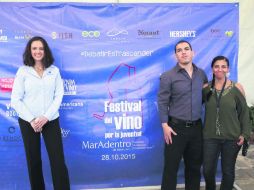 De izquierda a derecha Alexy Romero, Juan Pablo Pereira, y Vicky Hernández, como parte de la organización del evento. EL INFORMADOR / M. Vargas