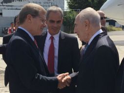 El político de 92 años (d) fue recibido por el Embajador de Israel en México (c) y el Cónsul Honorario (i). ESPECIAL / Embajada de Israel