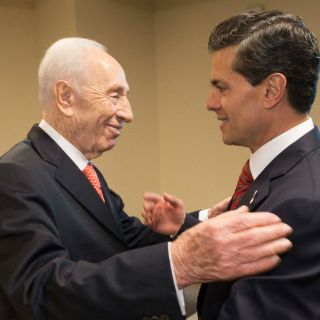 Peña Nieto se reúne en privado con Shimon Peres