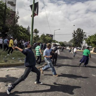 Chocan antimotines y maiceros; bloqueo colapsa zona del Álamo