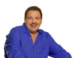 El delito que le imputan al cantante es fraude. ESPECIAL / juliopreciado.mx