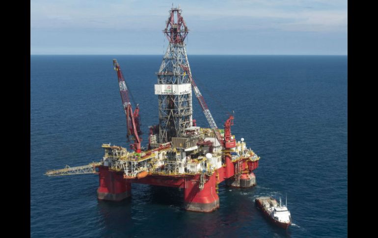 Adelantan incluir aguas profundas y ultraprofundas del Golfo de México y los primeros ''farm outs'' de Pemex. AFP / ARCHIVO