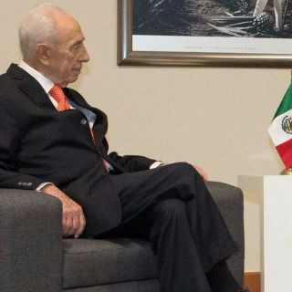 Shimon Peres pide ser mejores personas a través de la tecnología