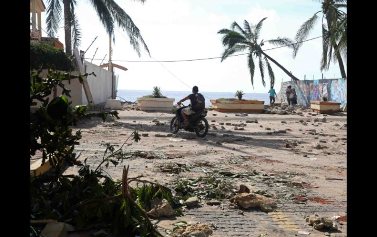 'Patricia' dejó daños en la infraestructura hotelera como restaurantera. EL INFORMADOR / ARCHIVO
