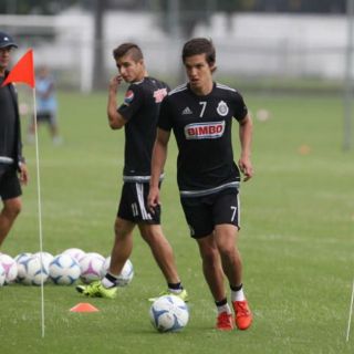 Asuntos extra cancha no afectarán a Chivas: Vergara