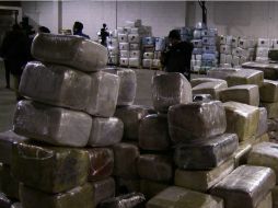 En presencia de un agente del Ministerio Público se contabilizaron 49 paquetes con el enervante. EL INFORMADOR / ARCHIVO