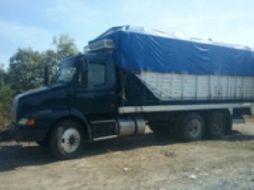 Algunos de los tractocamiones que aseguraron tenían reporte de robo. ESPECIAL / Fiscalía