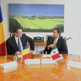 Ildefonso Guajardo se reúne con Primer Ministro de Rumania