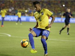 El fichaje de Neymar trae en jaque al club catalán. AP / M. Sladky