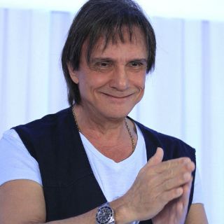 Roberto Carlos y Julión Álvarez cantarán en el Grammy Latino