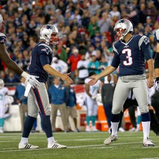 Brady y Pats humillan a Delfines