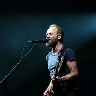 Un incombustible Sting abraza a Chile con sus himnos