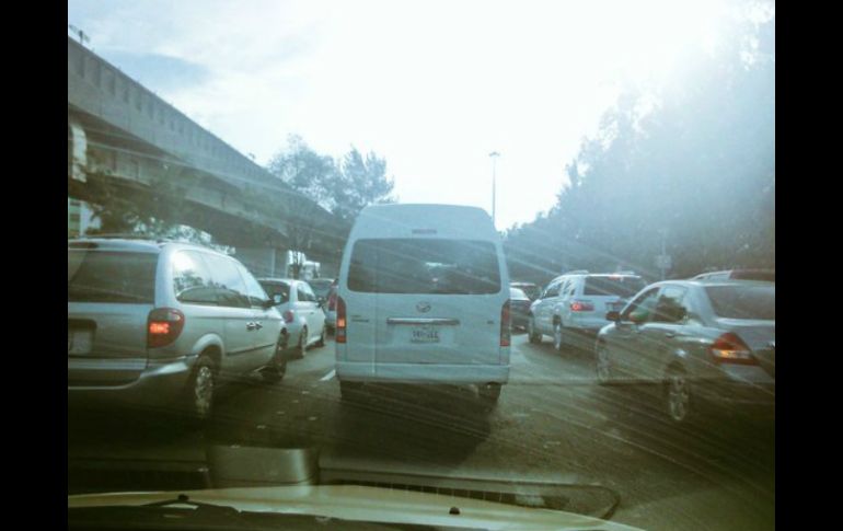 Esta es la foto que el equipo de Sauber difunde en sus redes sociales sobre el tráfico del DF. TWITTER / @SauberF1Team